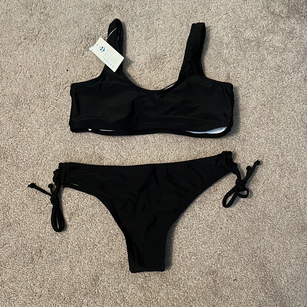 Bikini - Picture 6 of 9